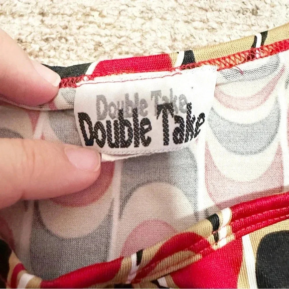 Vintage 90’s red, black, and tan wavy print sleeveless top 
Size small - Picture 9 of 10